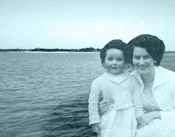 Mother and daughter at the Nile's confluence